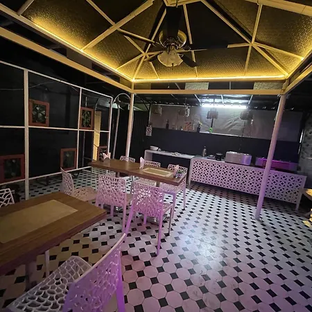 Hotel Downtown 17-3